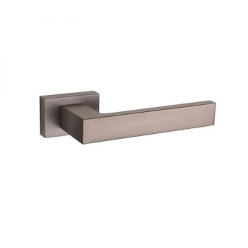 Rokturis 2275 RT 141 — titāns